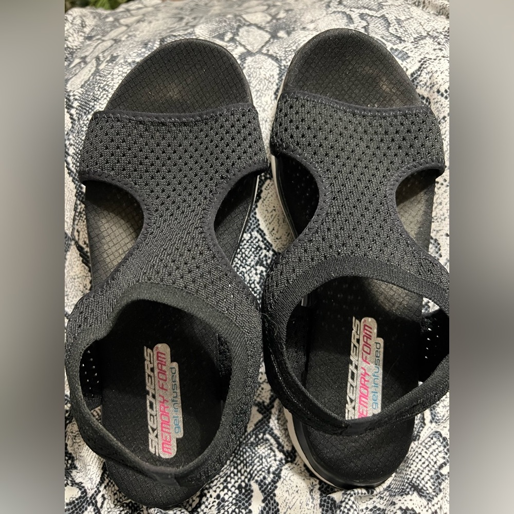 SKECHERS Flex Appeal Déjà Vu Memory Foam Gel Infused Sandal